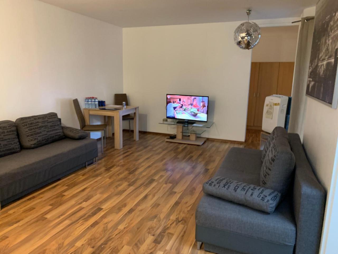 Kn Kahtan Boarding House Apartman München Kültér fotó