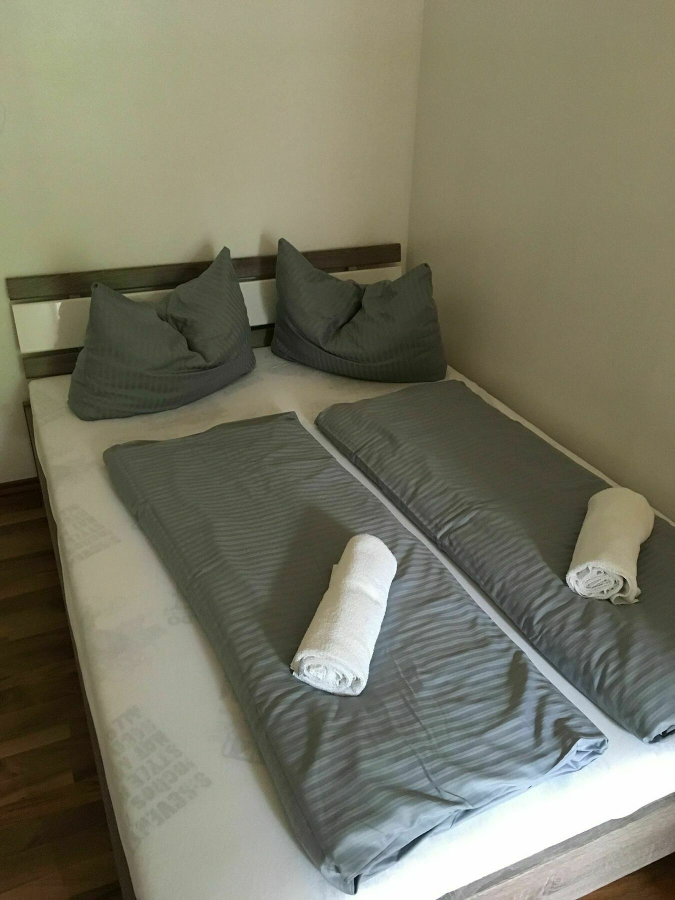 Kn Kahtan Boarding House Apartman München Kültér fotó