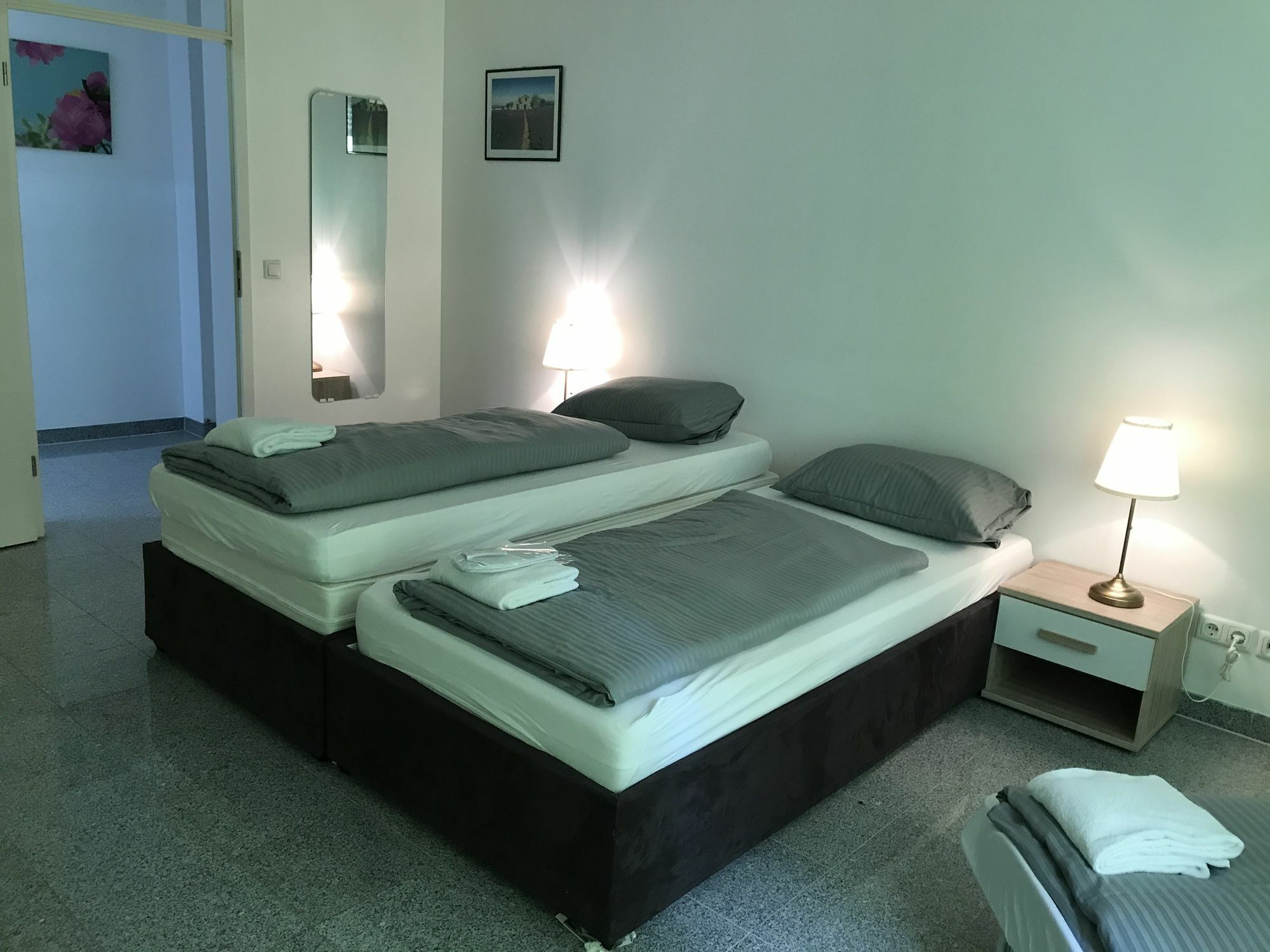 Kn Kahtan Boarding House Apartman München Kültér fotó