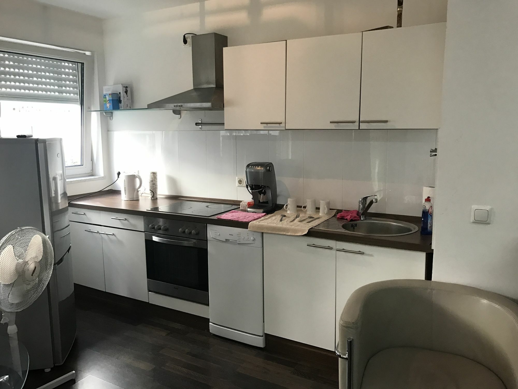 Kn Kahtan Boarding House Apartman München Kültér fotó