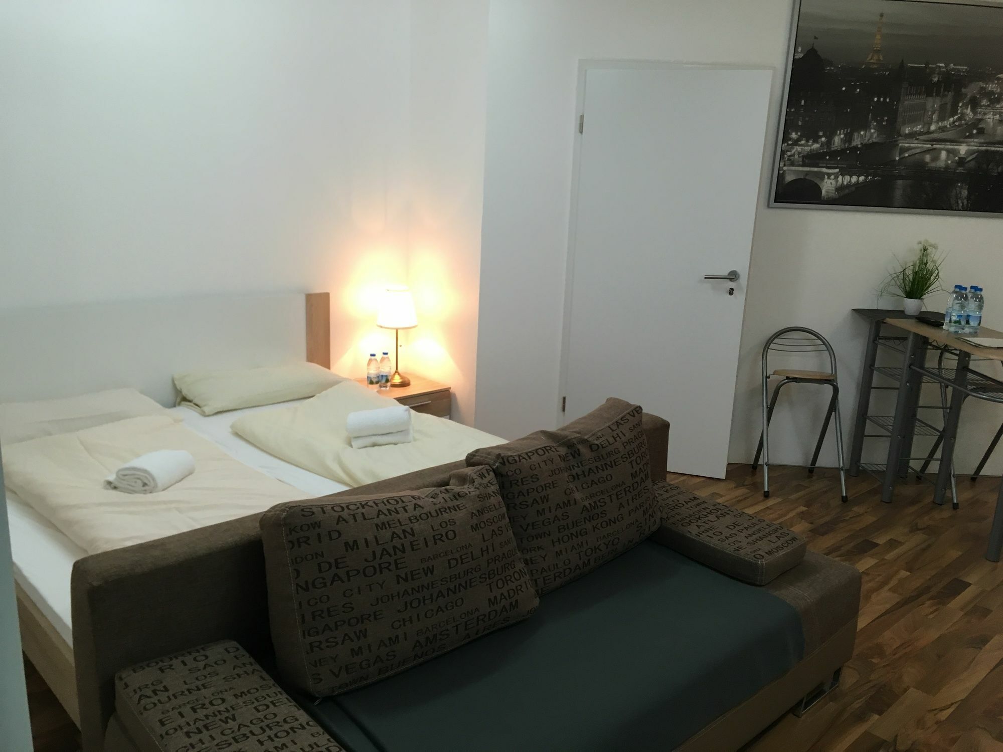 Kn Kahtan Boarding House Apartman München Kültér fotó