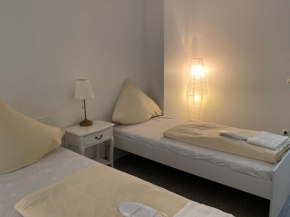 Kn Kahtan Boarding House Apartman München Kültér fotó